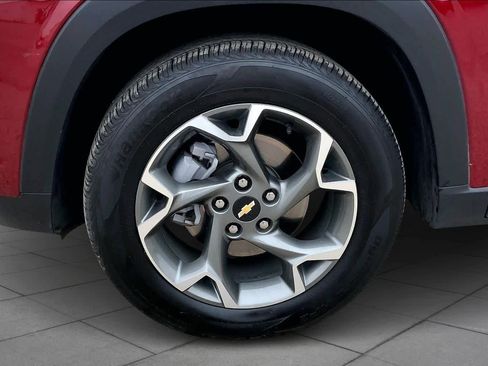 Used 2025 Chevrolet Trax LT image 10