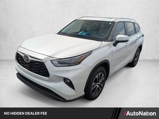 Used 2023 Toyota Highlander XLE FWD video 1