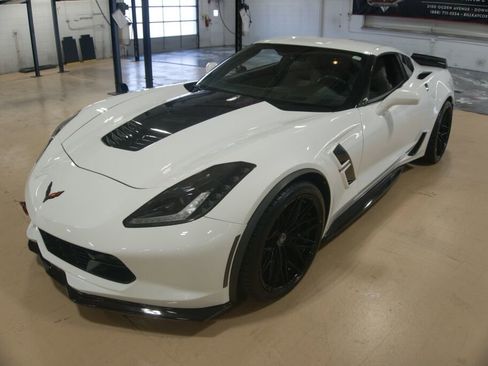 Used 2017 Chevrolet Corvette Grand Sport RWD image 2
