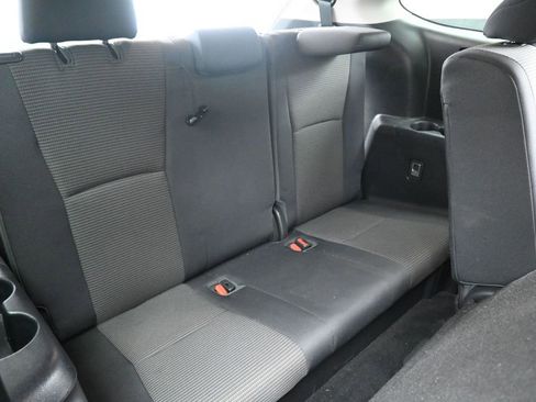 Used 2021 Toyota Highlander LE AWD/4WD image 28