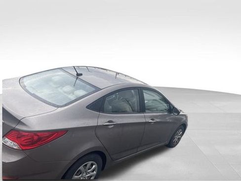 Used 2013 Hyundai Accent GLS FWD image 7