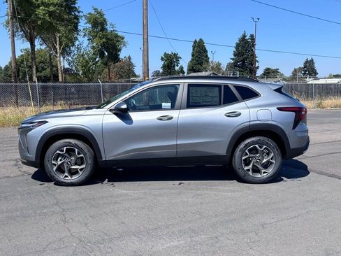 New 2025 Chevrolet Trax LT image 2