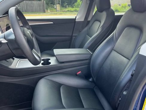 Used 2025 Tesla Model Y Long Range RWD image 14