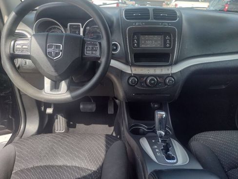 Used 2016 Dodge Journey SE w/ Flexible Seating Group image 14