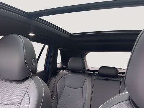 New 2026 Volkswagen Tiguan SE R-Line AWD/4WD image 28