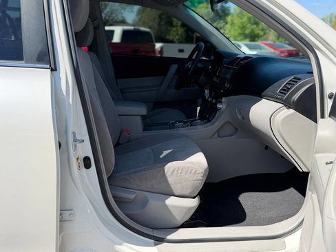 Used 2012 Toyota Highlander FWD image 92