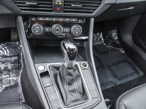 Certified 2023 Volkswagen Jetta SE FWD image 22