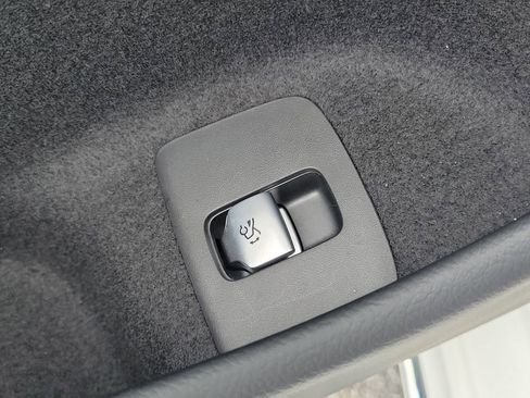 Certified 2024 Mercedes-Benz E 350 4MATIC Sedan image 28