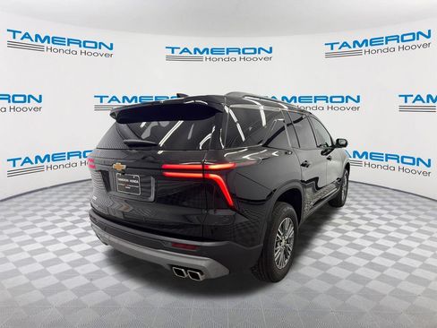 Used 2025 Chevrolet Traverse LT w/ Driver Confidence Package FWD image 5