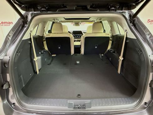 Used 2022 Toyota Highlander Platinum image 28