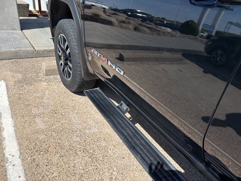 Used 2023 GMC Sierra 2500 AT4 image 10