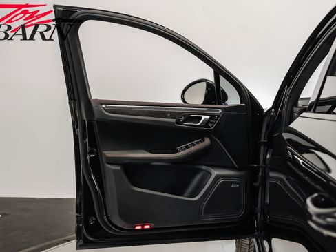 Used 2023 Porsche Macan GTS w/ GTS Sport Package image 18