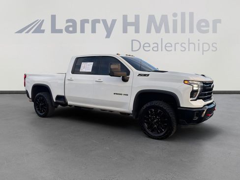 Used 2025 Chevrolet Silverado 2500 LTZ w/ Trail Boss Package image 8