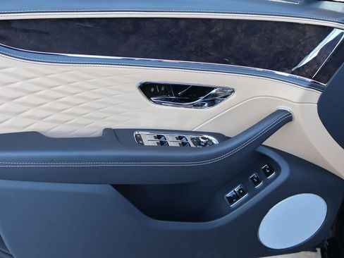 New 2026 Bentley Flying Spur Azure image 12