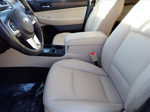 Used 2017 Subaru Outback 3.6R Limited image 8