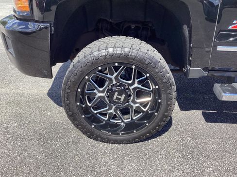 Used 2019 Chevrolet Silverado 2500 LTZ w/ Custom Sport Edition AWD/4WD image 10