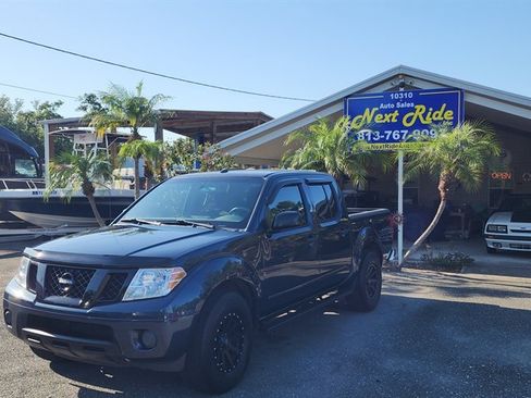 Used 2017 Nissan Frontier SV image 1