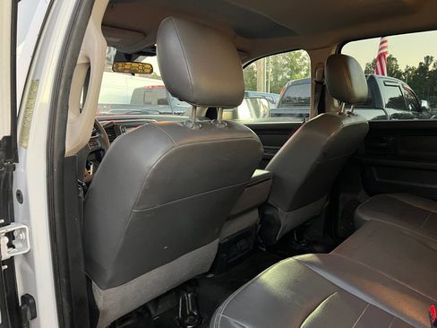 Used 2018 RAM 3500 Tradesman w/ Chrome Appearance Group image 29