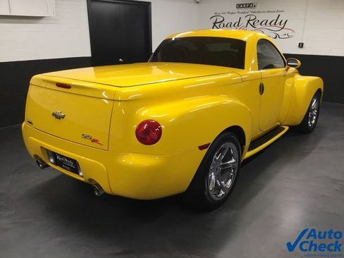 Used 2003 Chevrolet SSR w/ Preferred Equipment Group image 22