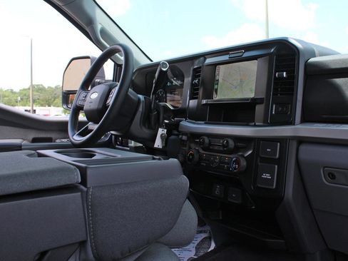 Used 2025 Ford F350 XLT AWD/4WD image 38