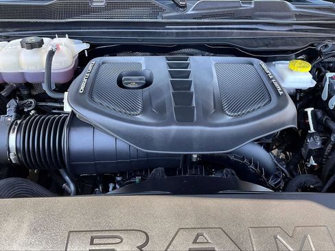 Used 2025 RAM 1500 Limited w/ Off Road Group AWD/4WD image 9