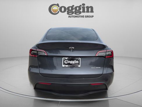 Used 2022 Tesla Model Y Long Range AWD/4WD image 5