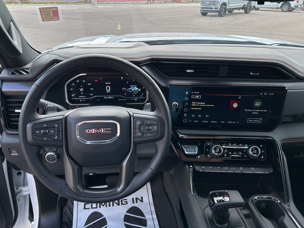 Used 2023 GMC Sierra 1500 AT4 w/ AT4 Premium Package AWD/4WD image 10