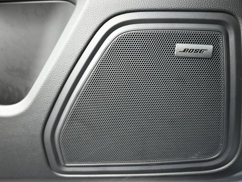 Certified 2026 Porsche Macan image 17