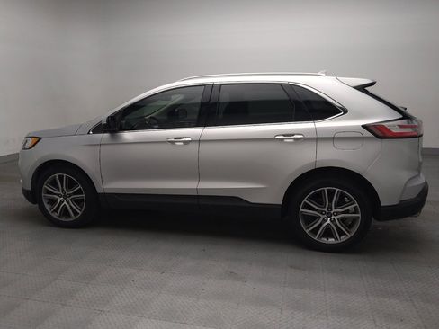 Used 2019 Ford Edge Titanium FWD image 3