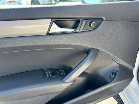 Used 2013 Volkswagen Passat 2.5 S FWD image 10