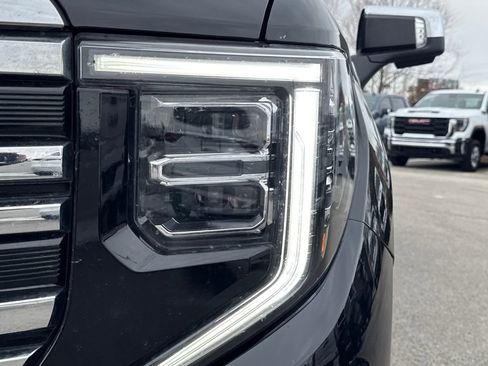 Used 2023 GMC Sierra 1500 SLT image 32