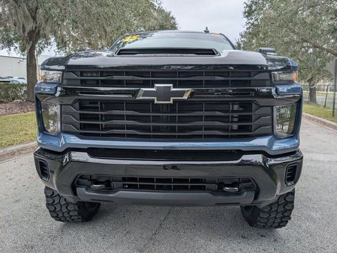 Used 2025 Chevrolet Silverado 2500 Custom w/ Custom Blackout Package image 2