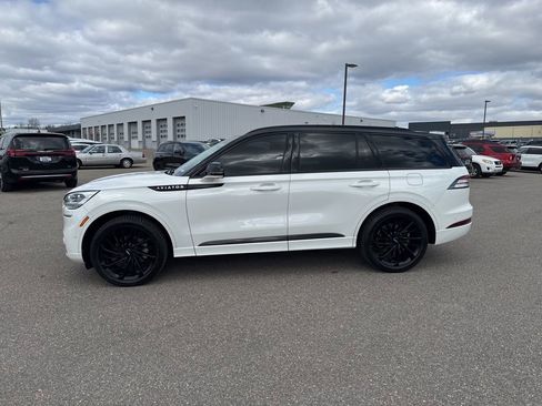 Used 2022 Lincoln Aviator Reserve w/ Equipment Group 201A image 2