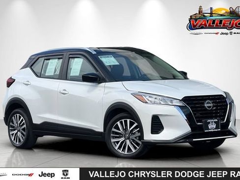 Used 2024 Nissan Kicks SV FWD image 1