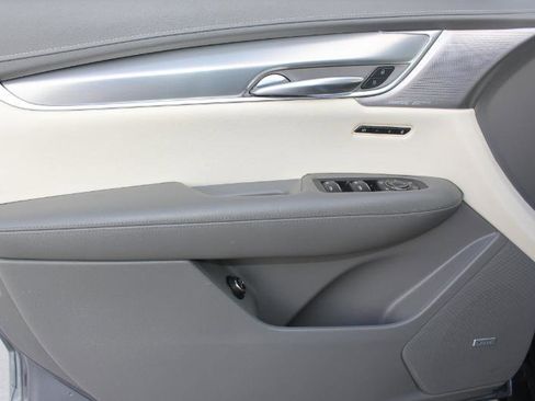 Used 2020 Cadillac XT5 Premium Luxury image 10