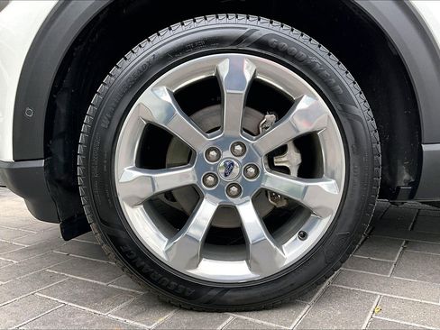 Used 2020 Ford Explorer Platinum w/ Premium Technology Package image 9