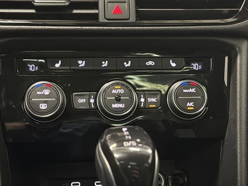 Used 2023 Volkswagen Taos SEL image 18