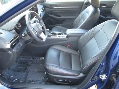 Used 2024 Nissan Altima 2.5 SR w/ SR Premium Package AWD/4WD image 11