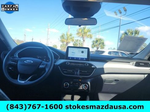 Used 2022 Ford Escape SE image 3
