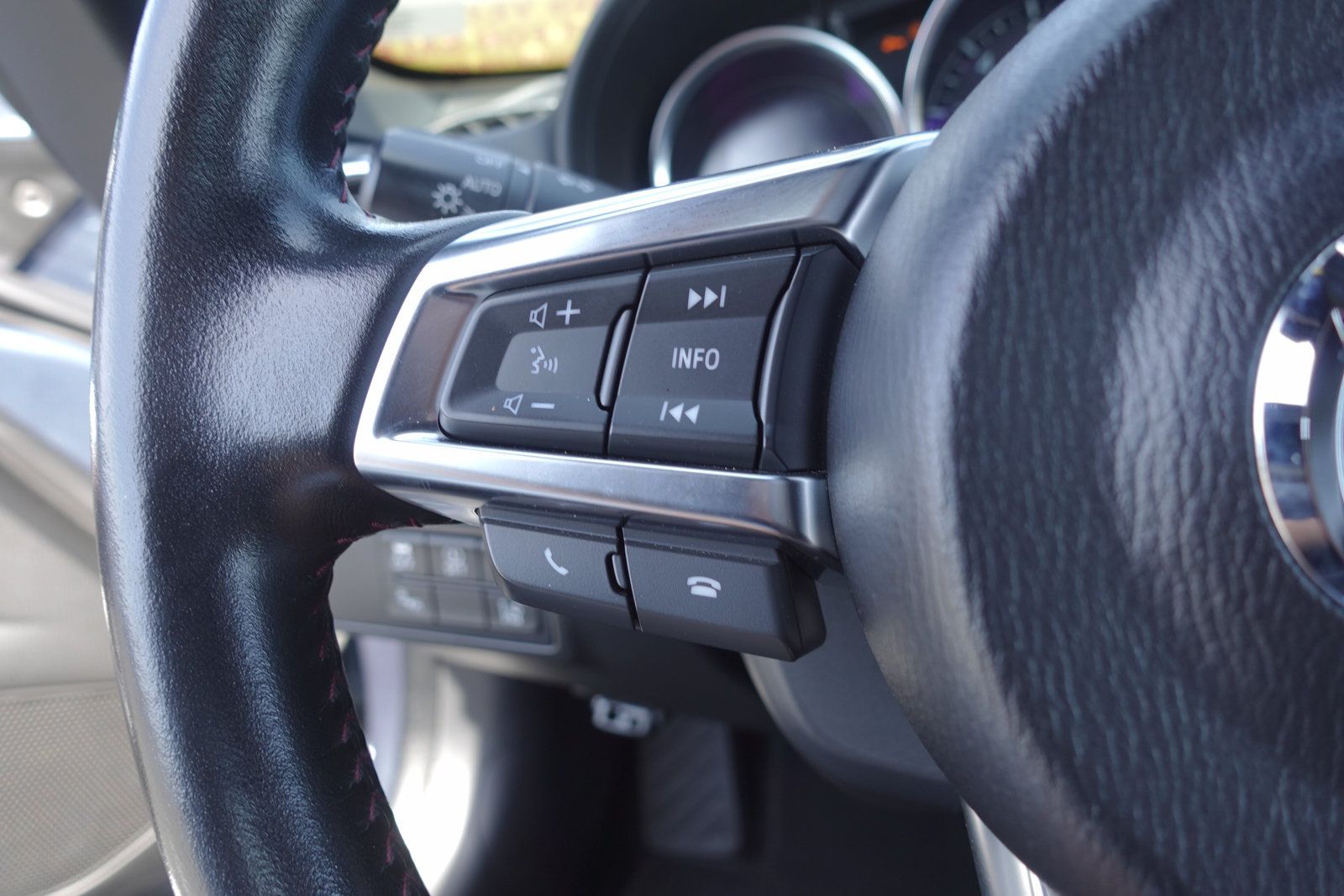 Used 2016 MAZDA MX-5 Miata Grand Touring RWD image 19
