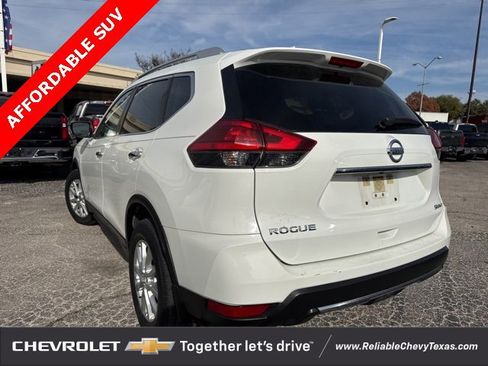Used 2017 Nissan Rogue SV image 6