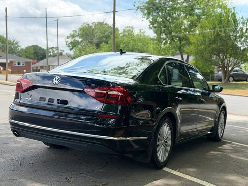 Used 2017 Volkswagen Passat 1.8T SE FWD image 6