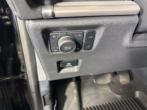 Used 2025 Ford Expedition Active AWD/4WD image 20