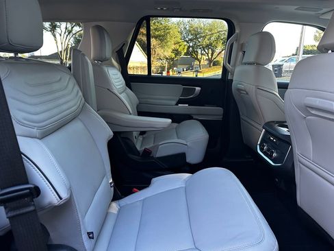 New 2025 Ford Expedition Platinum w/ Platinum Ultimate Package image 32