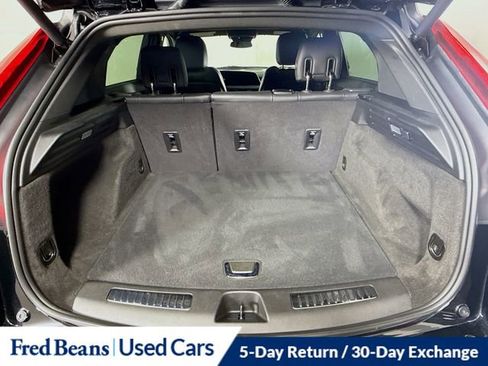 Used 2025 Cadillac XT4 Premium Luxury image 27