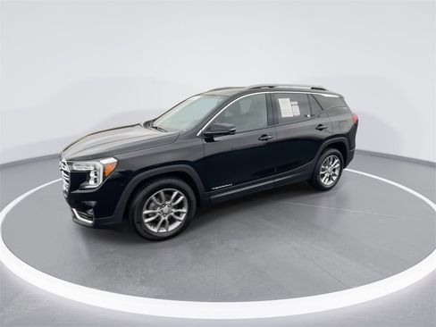 Used 2023 GMC Terrain SLT image 4