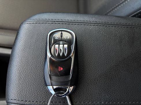 Used 2025 Buick Encore GX Preferred AWD/4WD image 23