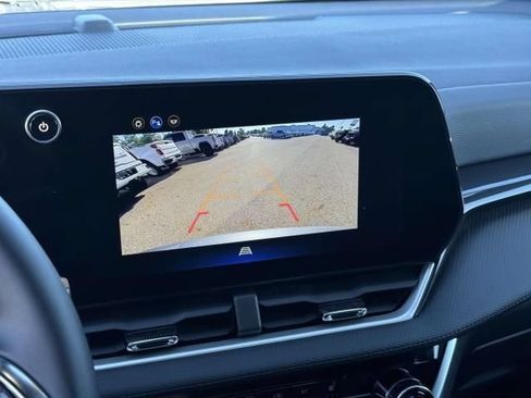 Used 2026 Chevrolet Equinox LT AWD/4WD image 23