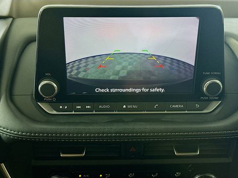 Used 2023 Nissan Rogue S image 22