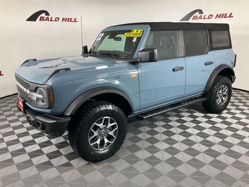 Used 2022 Ford Bronco Badlands image 3